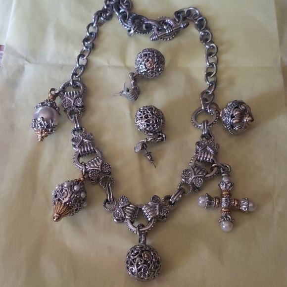 𝅺nacklace and earrings beautiful set. - Picture 1 of 13